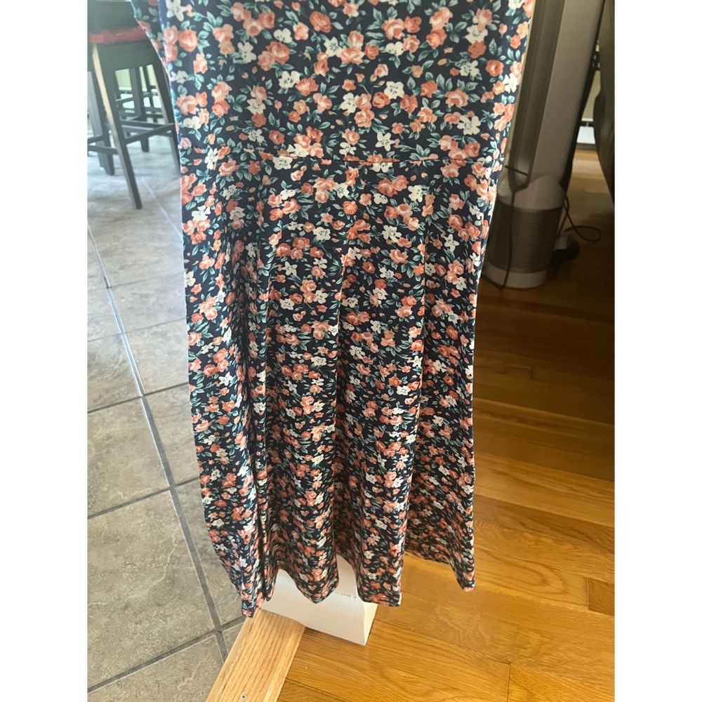 Dress - Picture 6 of 10